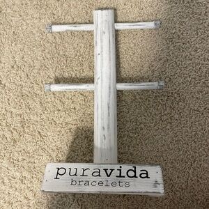 Puravida bracelet stand